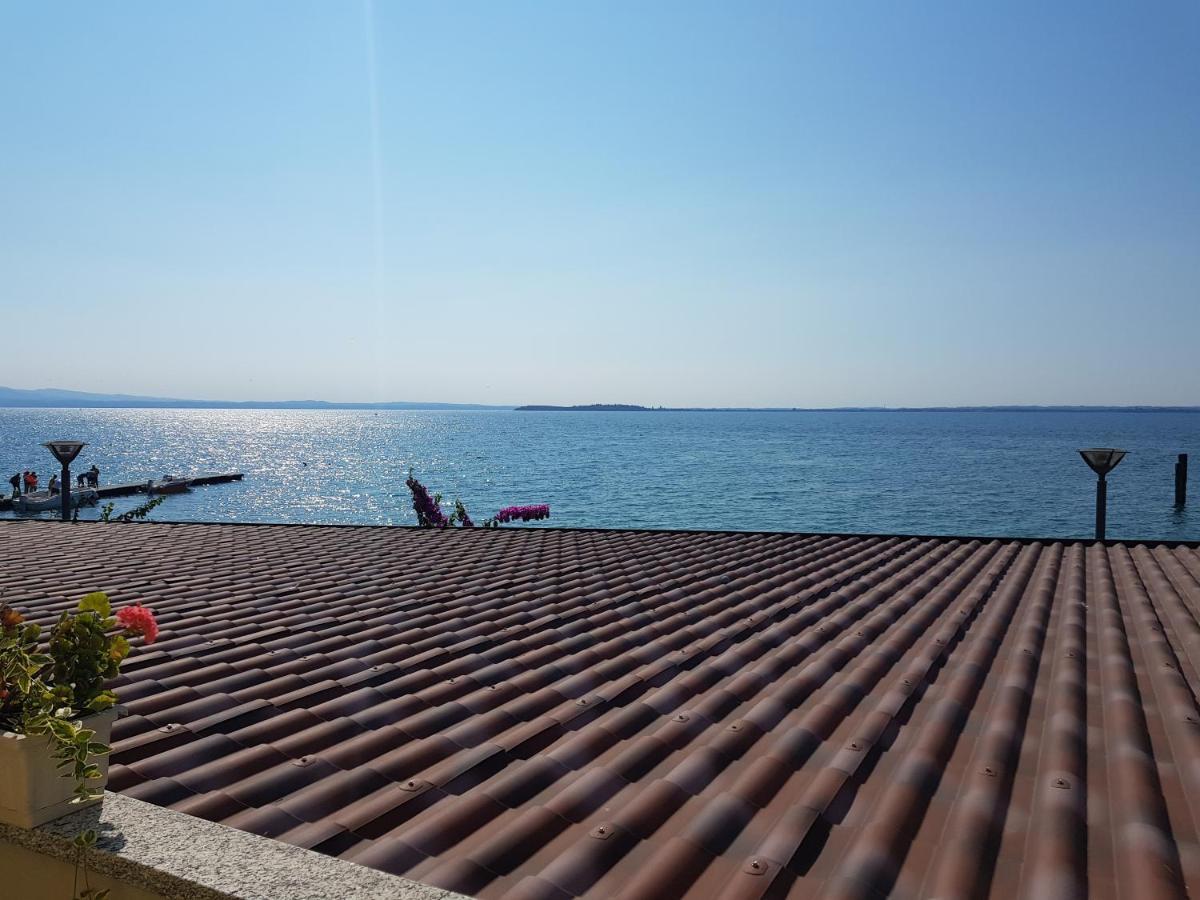 Graziosa Al Porto Villa Moniga del Garda Luaran gambar