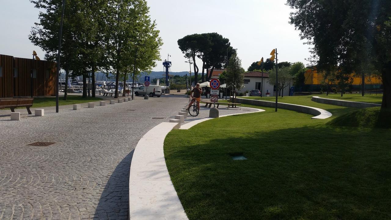 Graziosa Al Porto Villa Moniga del Garda Luaran gambar
