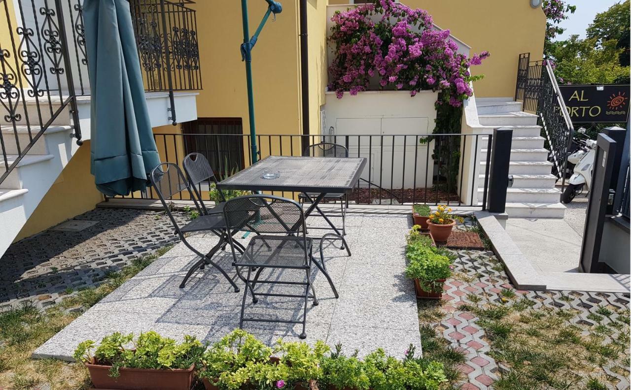 Graziosa Al Porto Villa Moniga del Garda Luaran gambar